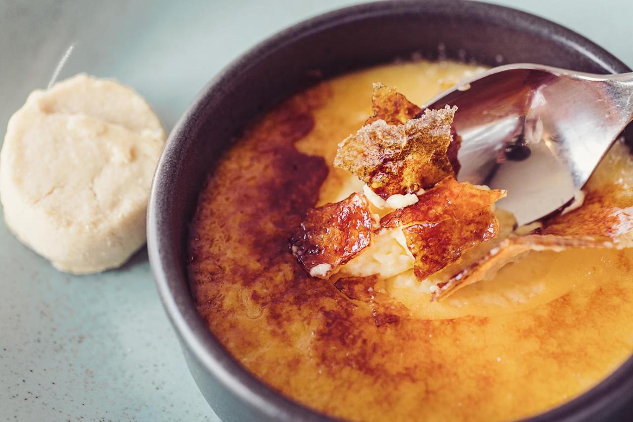Longlands Inn & Cottages Карнфорт Екстериор снимка Croutons in a soup