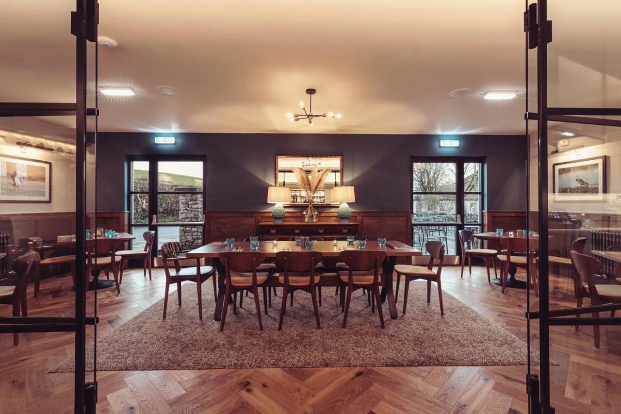 Longlands Inn & Cottages Карнфорт Екстериор снимка The restaurant at the hotel