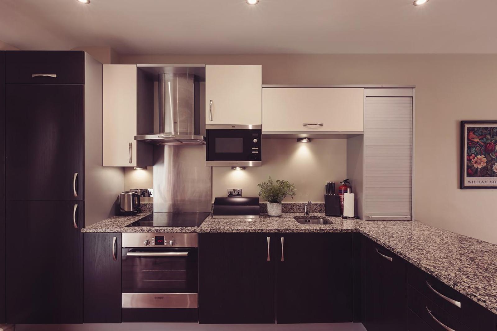 Longlands Inn & Cottages Карнфорт Екстериор снимка A modern kitchen