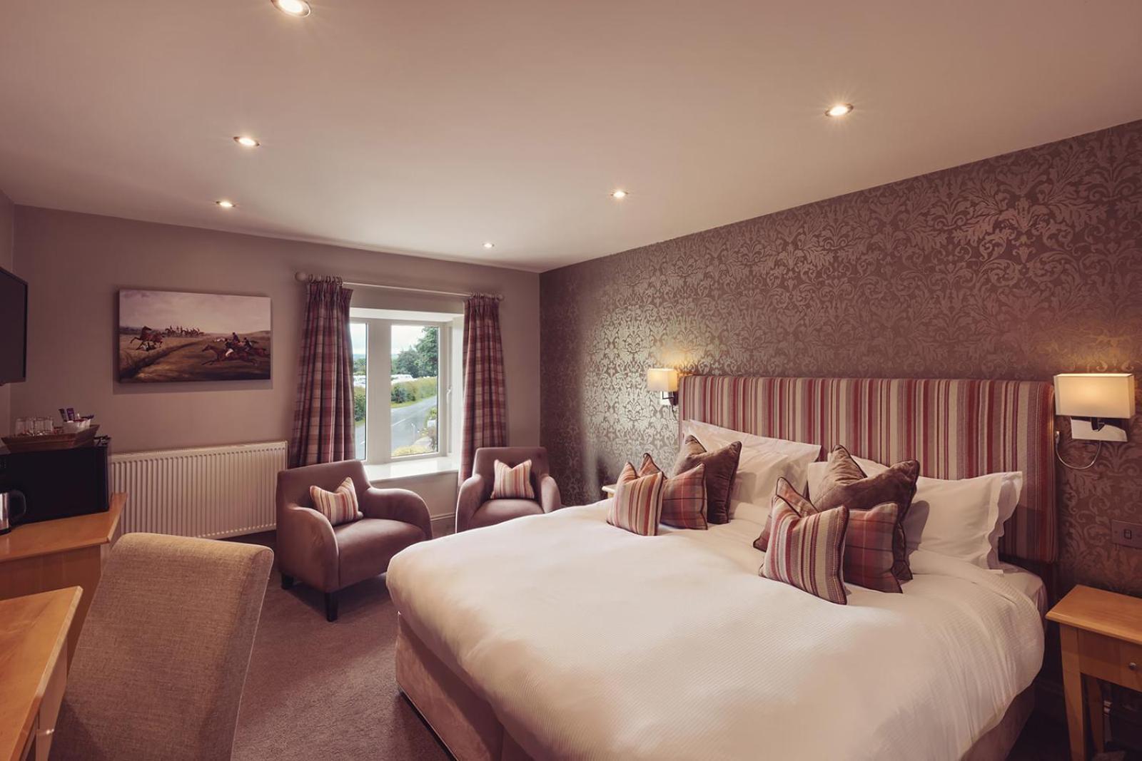 Longlands Inn & Cottages Карнфорт Екстериор снимка A bedroom at the hotel