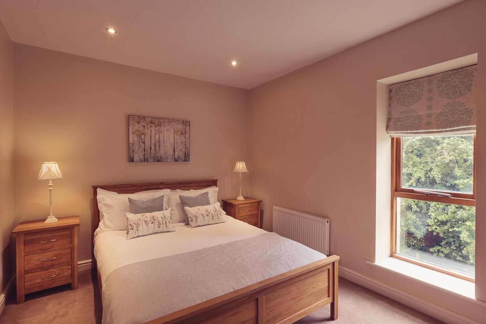 Longlands Inn & Cottages Карнфорт Екстериор снимка A bedroom at the Old Vicarage