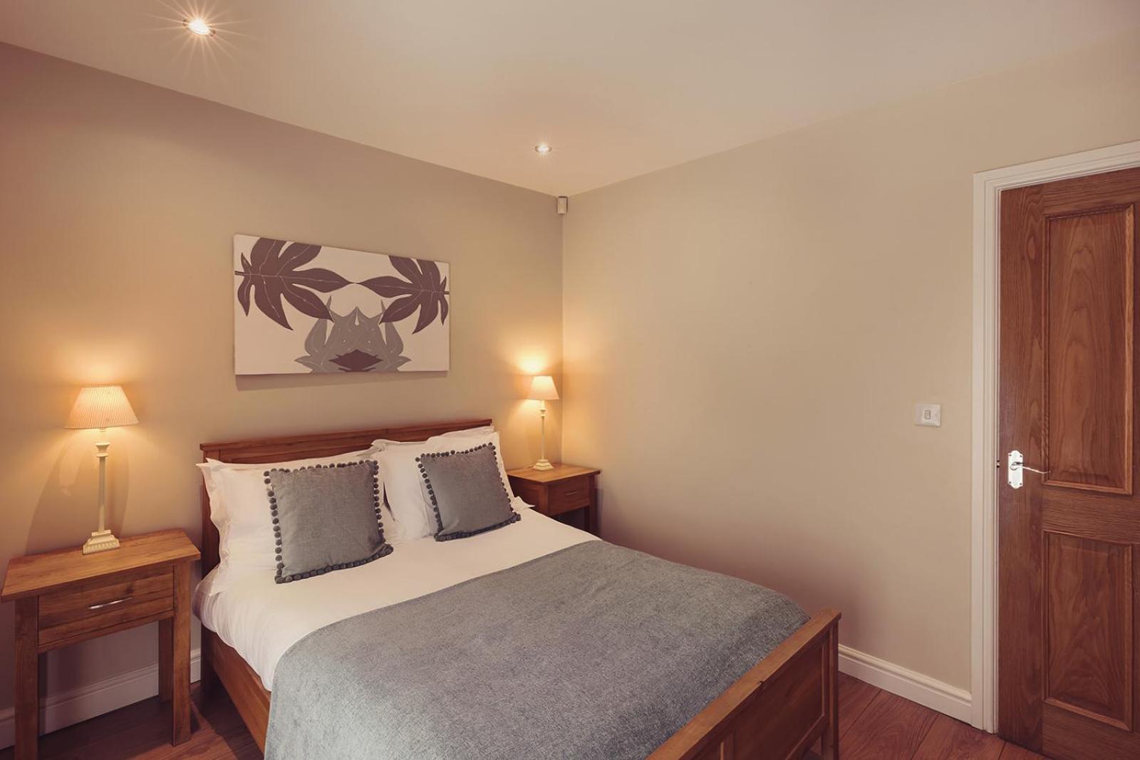 Longlands Inn & Cottages Карнфорт Екстериор снимка A bedroom at the hotel