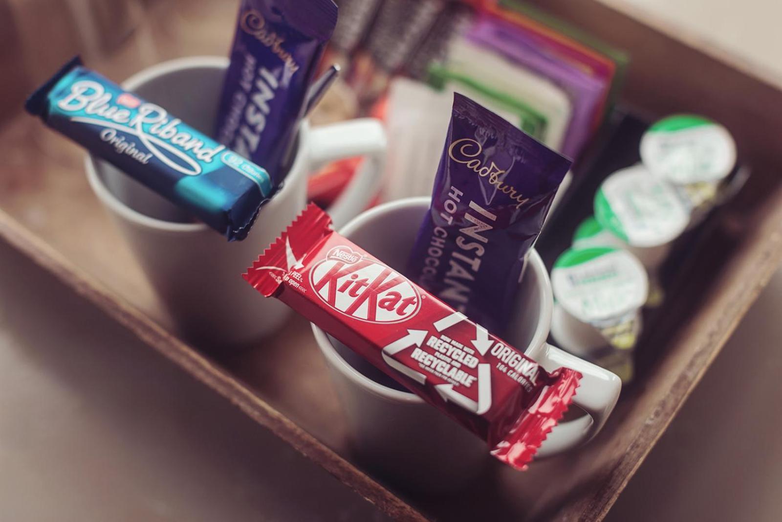 Longlands Inn & Cottages Карнфорт Екстериор снимка KitKat, Quality Street and After Eight