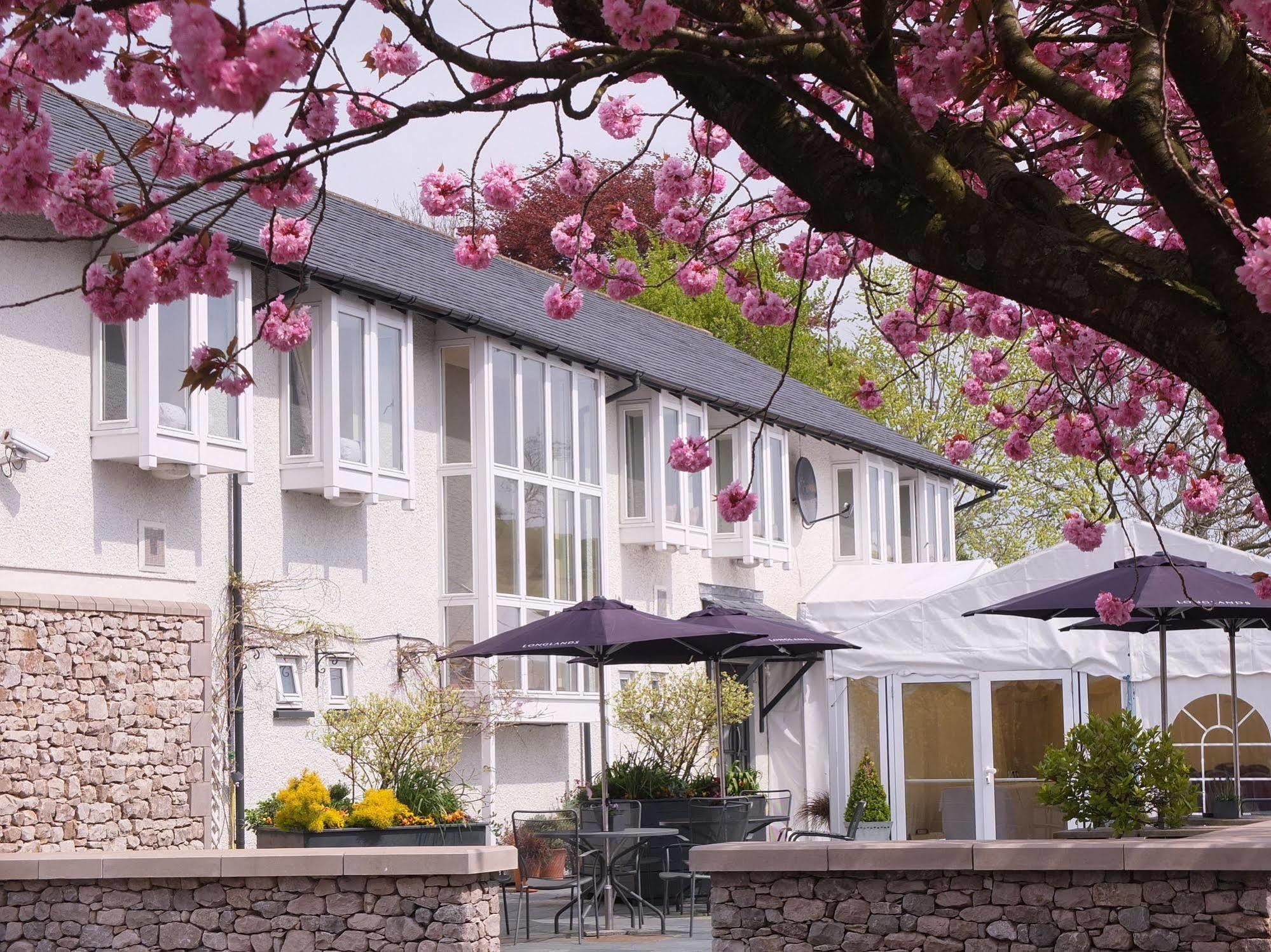 Longlands Inn & Cottages Карнфорт Екстериор снимка The hotel in 2011